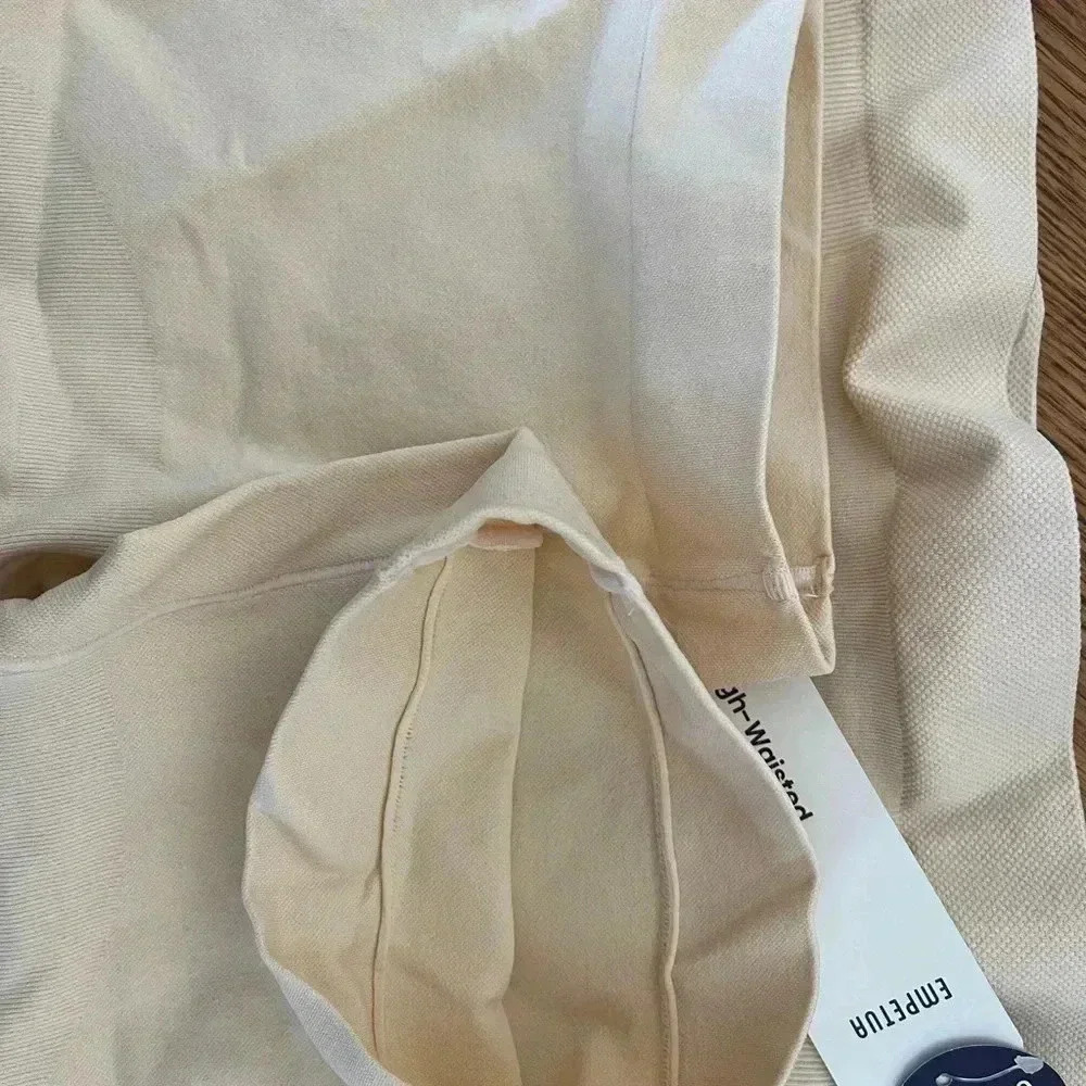 Shapermint Empetua® High-Waisted Shaper Short M/ L Shapewear - Picture 6 of 7